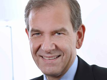 Olivier de Perregaux, 首席执行官LGT私人银行