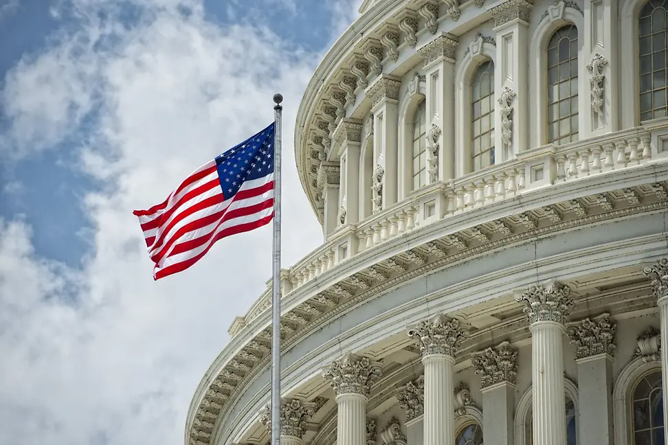 US Capitol with US flag
