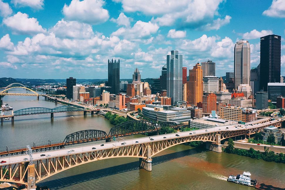 Skyline von Pittsburgh am Fluss