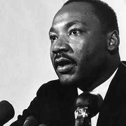 Schwarzweiss Foto von Martin Luther King Jr. 