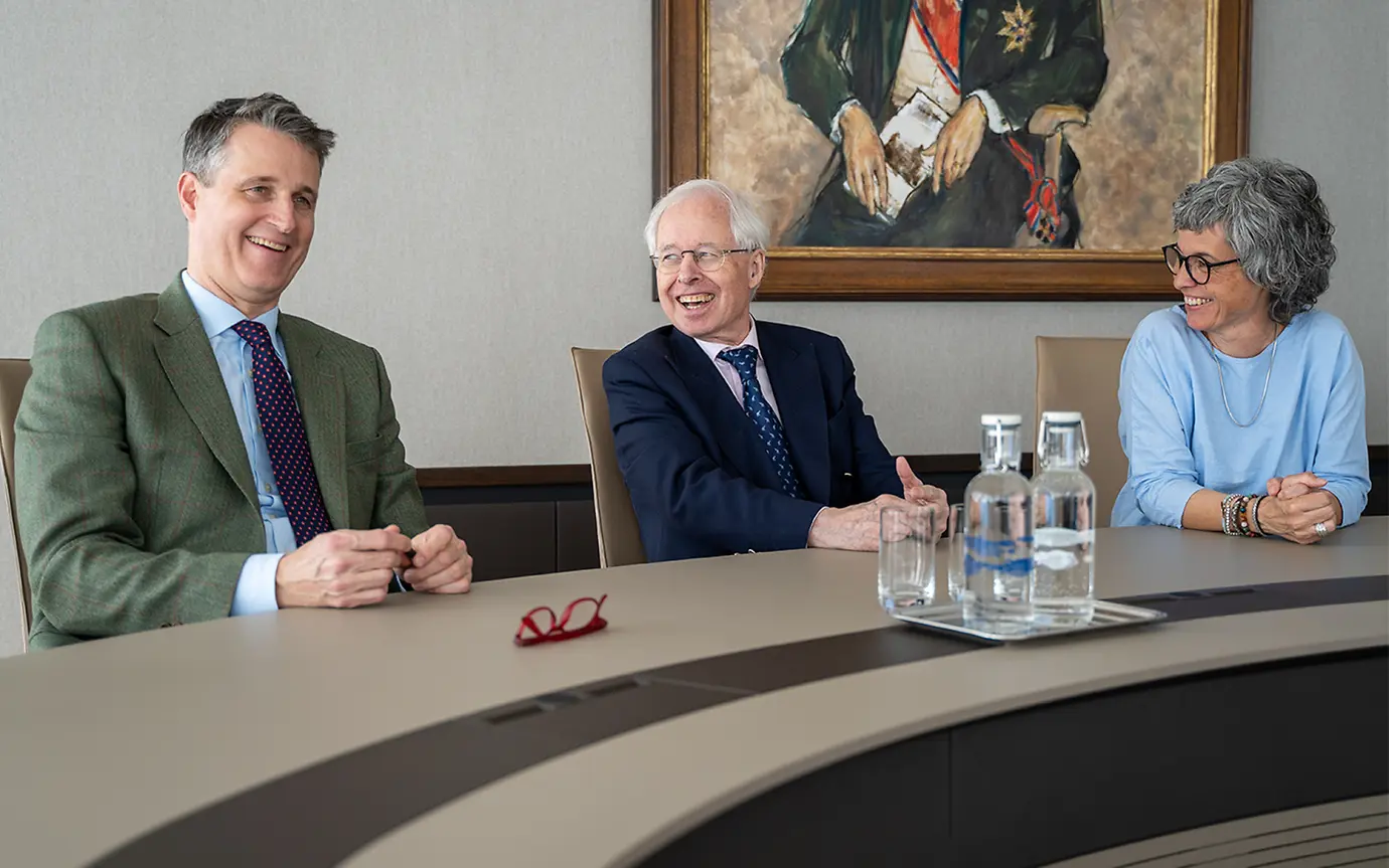 H.S.H. Prince Hubertus von und zu Liechtenstein, Member of the LGT Group Foundation Board und H.S.H. Prince Philipp von und zu Liechtenstein, Honorary Chairman, LGT und Manuela Steiner, Executive Head, Liechtenstein Academy Foundation