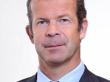 S. D. Prince Max von und zu Liechtenstein (列支敦士登馬克斯王子)，基金管理委員會主席